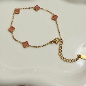 Chic Gold and Pink Clover Bracelet